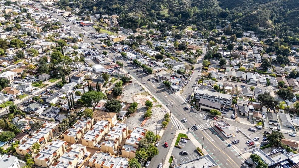 More Photos Of 7577 Foothill Blvd, Tujunga Land For Sale