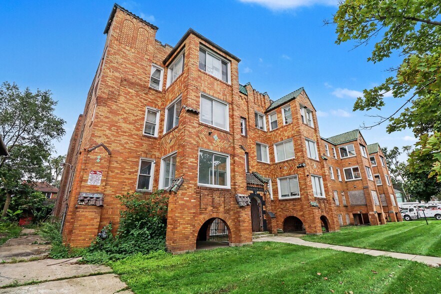 More Photos Of 3017-3029 W Buena Vista St, Detroit Apartments For Sale