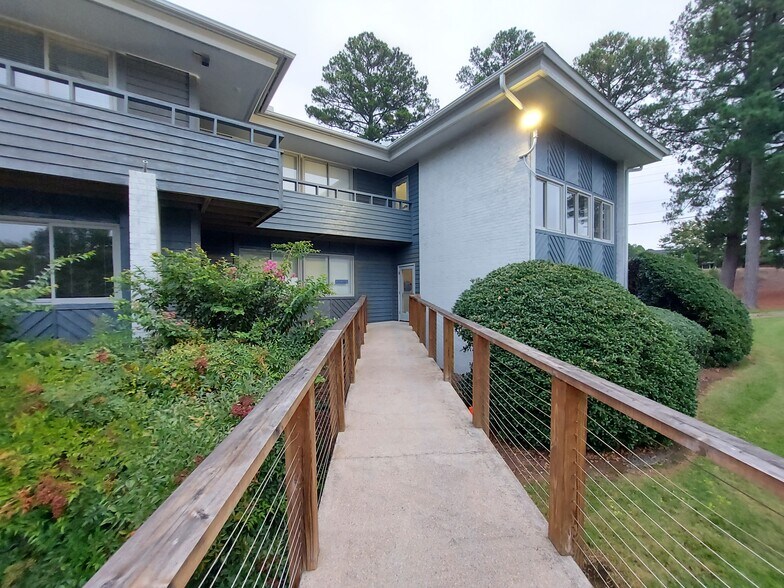 More Photos Of 1717 Legion Rd, Chapel Hill Coworking Space