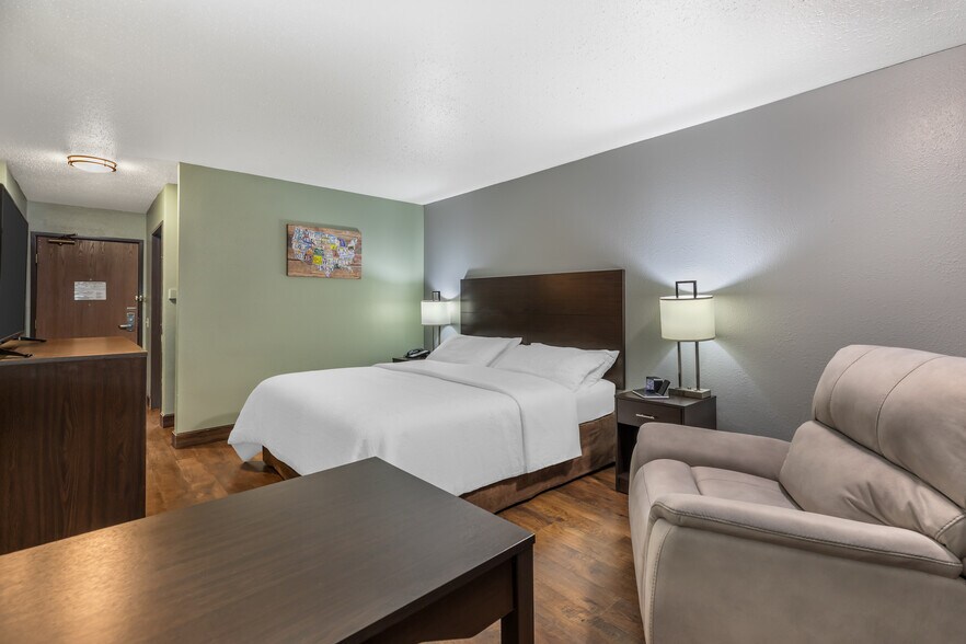 More Photos Of 1370 N McCue St, Laramie Hotel For Sale