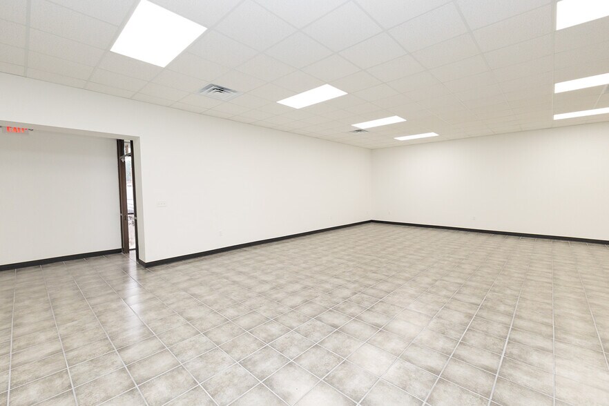More Photos Of 2234 S Oliver St, Wichita Freestanding For Sale
