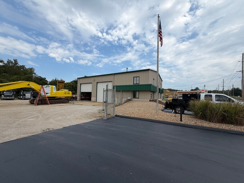 More Photos Of 2005 Highway Z, Pevely Industrial For Sale