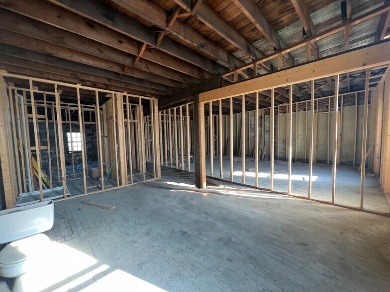 More Photos Of 1605 Broadway, Lorain Storefront Retail Residential For Sale