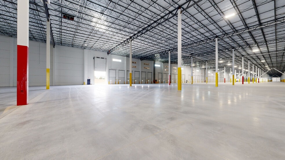 More Photos Of 1305 Hwy 42 South, McDonough Unknown For Lease