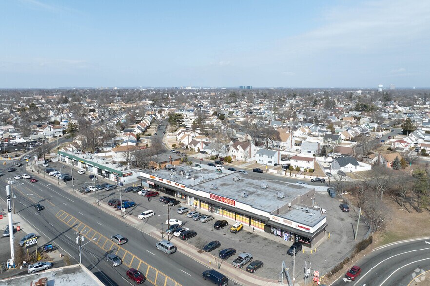 More Photos Of 957-979 Nassau Rd, Uniondale General Retail For Sale