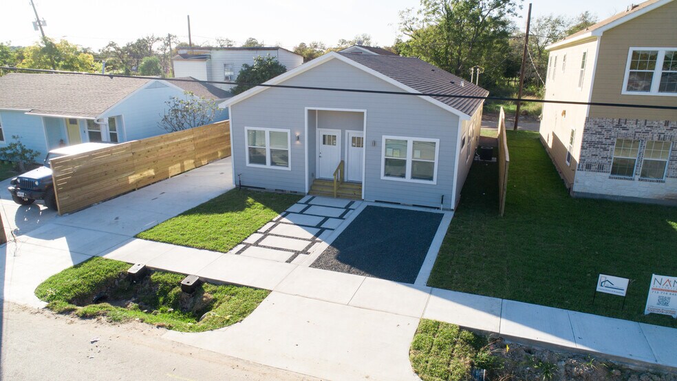 More Photos Of 2620 Delafield St, Houston Apartments For Sale