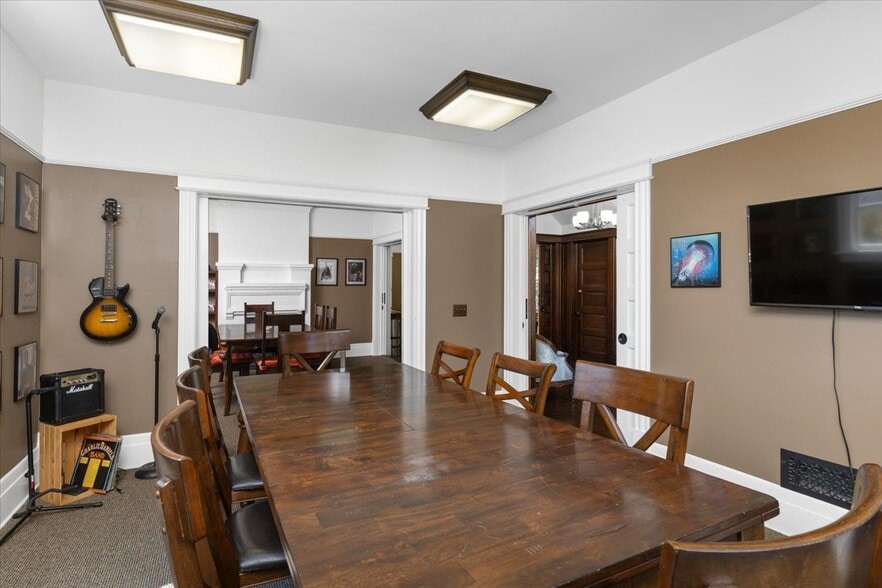 More Photos Of 136-140 W 3rd Ave, Escondido Office For Sale