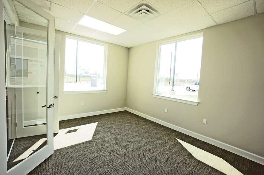 More Photos Of 23410 Grand Reserve Dr, Katy Office For Sale