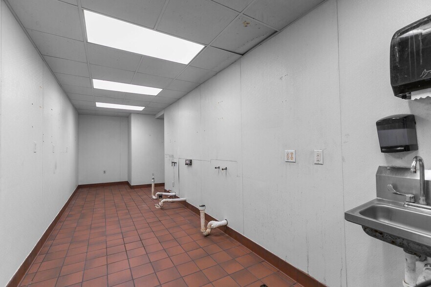 More Photos Of 221 Watson St, Ripon Storefront Retail Residential For Sale