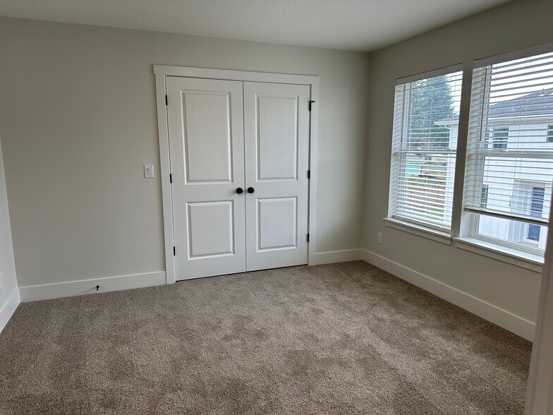More Photos Of , Kelso Multifamily For Sale