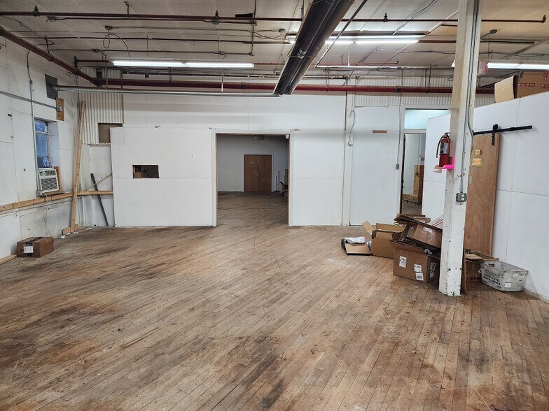 More Photos Of 49 Rose St, Stoughton Light Manufacturing For Lease