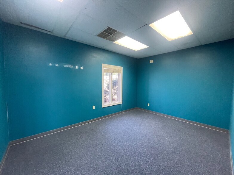 More Photos Of 78 Lynoak Cv, Jackson Medical For Sale