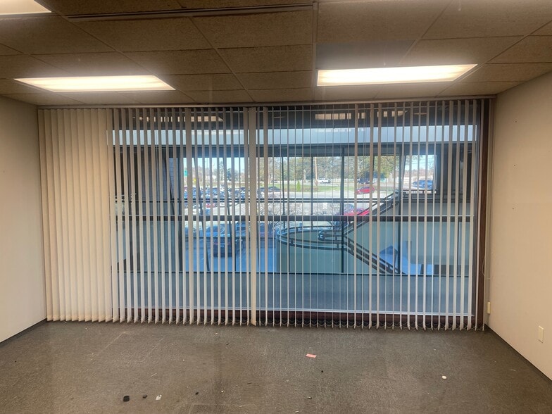 More Photos Of 2216 Dixie Hwy, Fort Mitchell Loft Creative Space For Lease