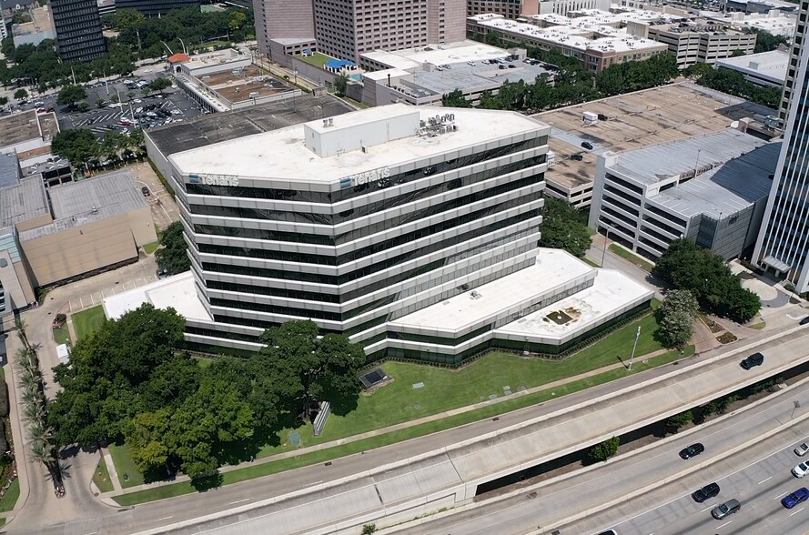 More Photos Of 2200 West Loop South, Houston Office For Lease
