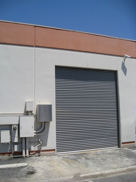 More Photos Of 205 W Torrance Blvd, Carson Warehouse For Lease