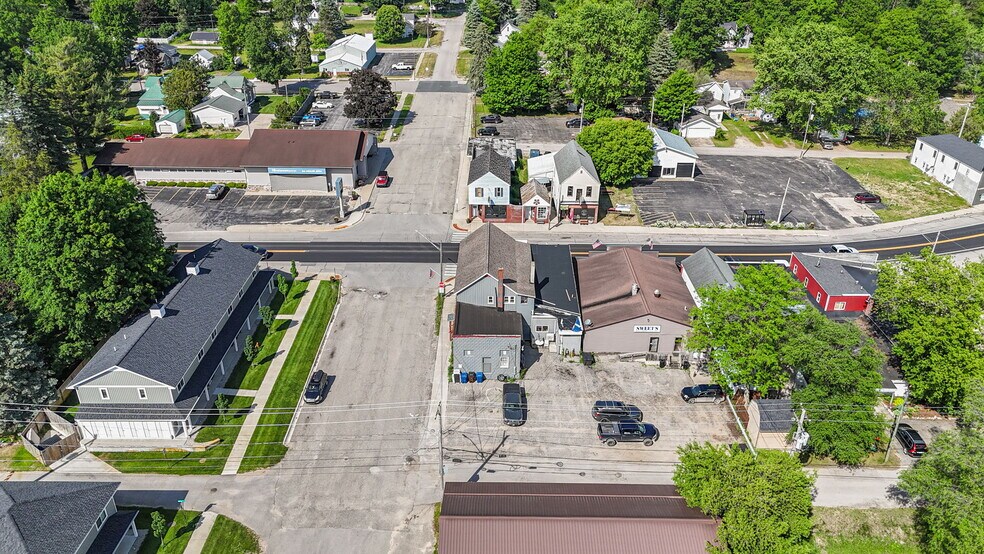 More Photos Of 10907 Main St, Honor Flex For Sale