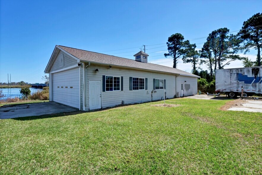 More Photos Of 102 Riverview Dr, Leland Land For Sale