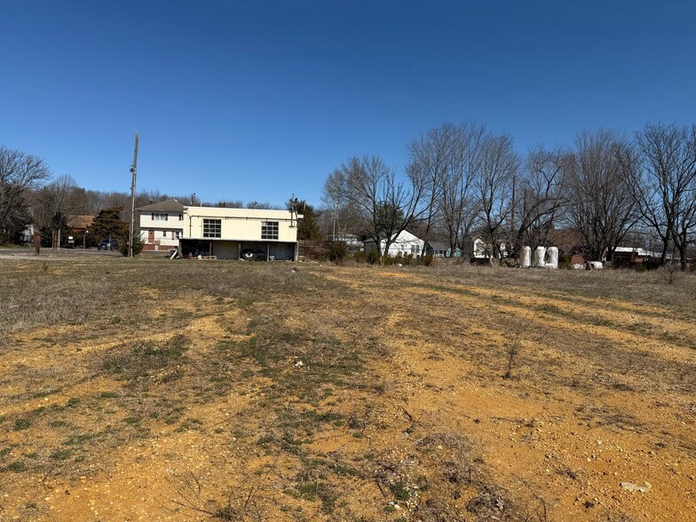 More Photos Of 385 Wheat Rd, Vineland Flex For Sale