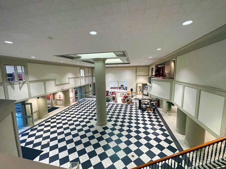 More Photos Of 250 E Market St, York Specialty For Sale