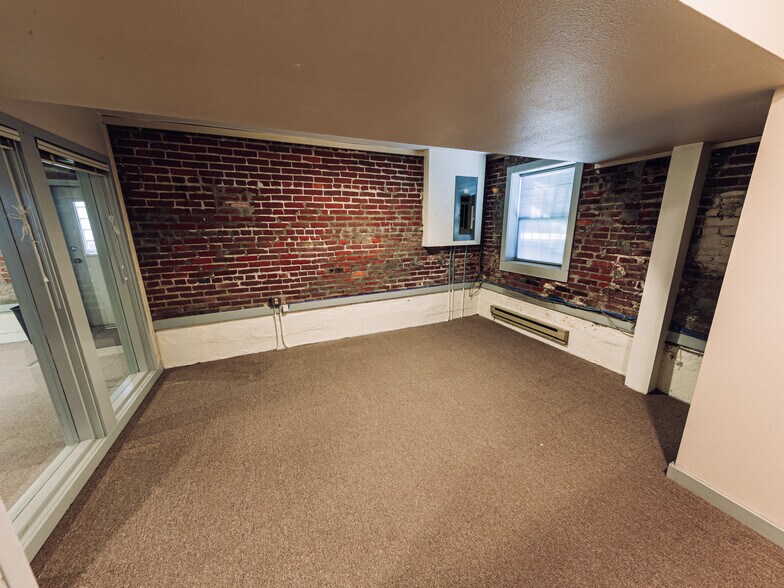 More Photos Of 1318 SW 12th Ave, Portland Office For Sale