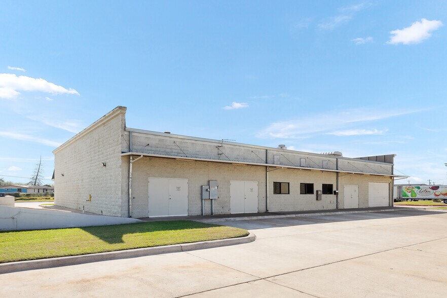More Photos Of 700 W Sioux Rd, Pharr Warehouse For Sale