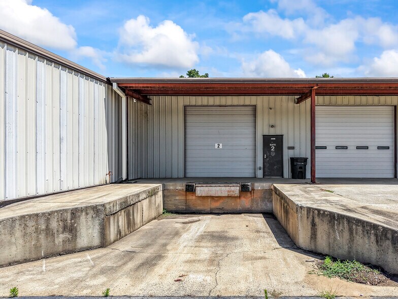 More Photos Of 10490 N NC Highway 150, Clemmons Flex For Sale
