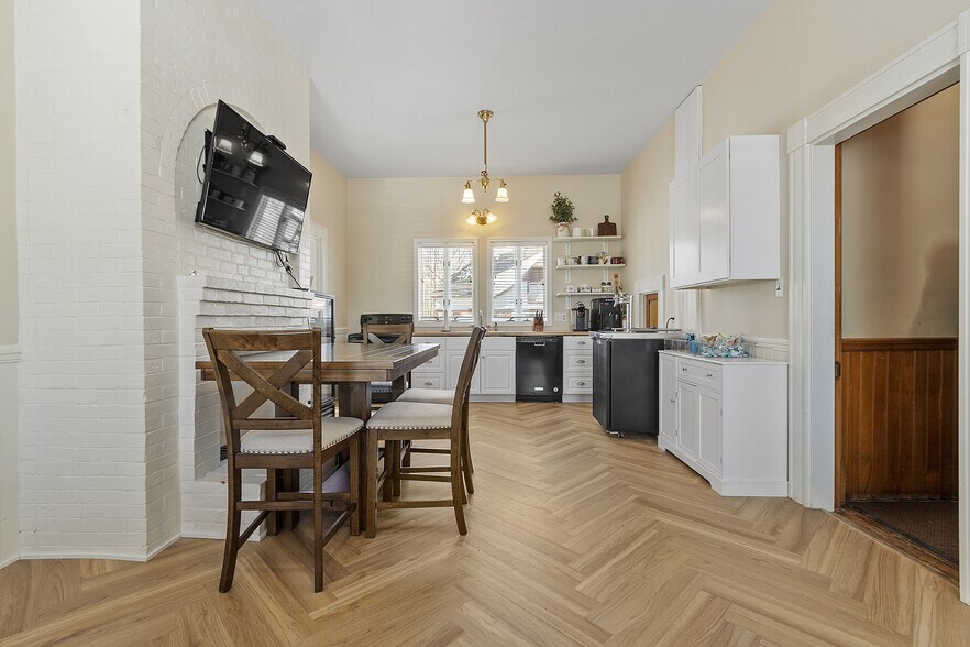 More Photos Of 2 South St, Grafton Office For Sale