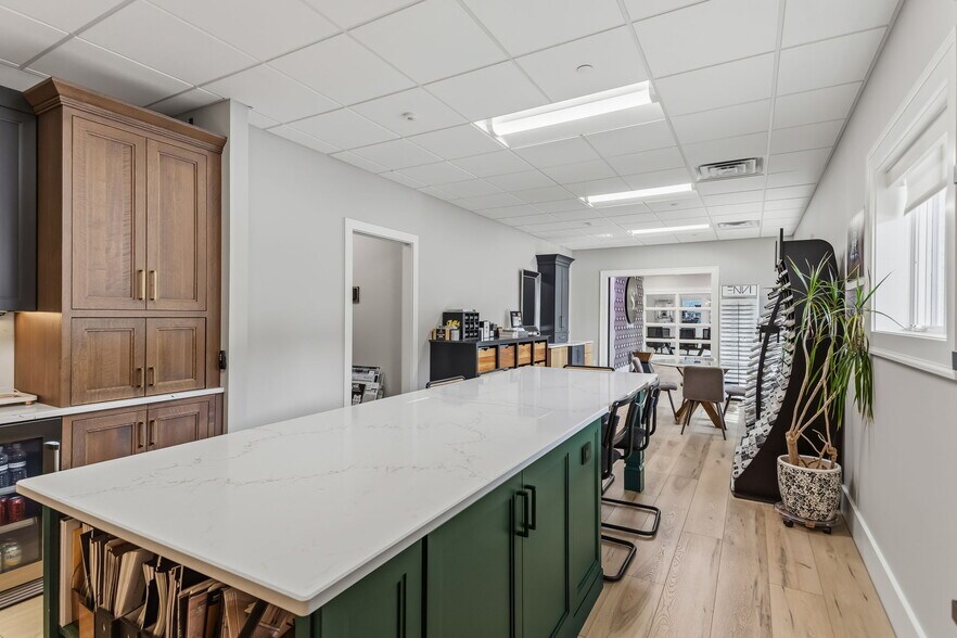 More Photos Of 850 Maple Ave, Holland Industrial For Sale