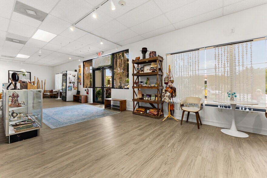 More Photos Of 2000 N Federal Hwy, Delray Beach General Retail For Lease