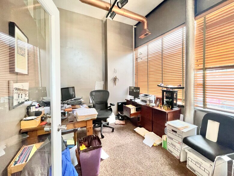 More Photos Of 1355-1359 W Chicago Ave, Chicago Apartments For Lease
