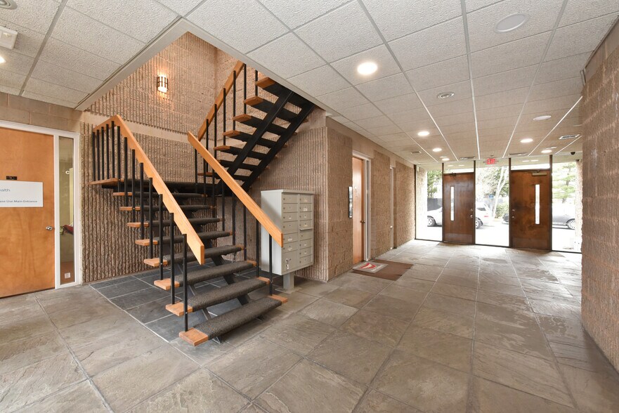 More Photos Of 475 Main St, Farmingdale Medical For Lease