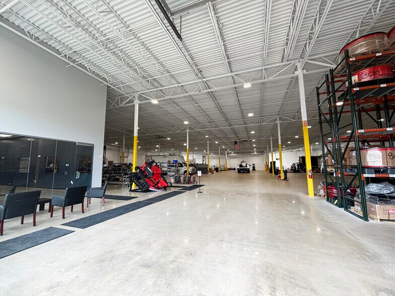 More Photos Of 5638-5772 Transportation Blvd, Garfield Heights Unknown For Lease