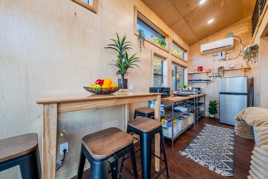 More Photos Of 342 Overlook Ln, Glendale Specialty For Sale