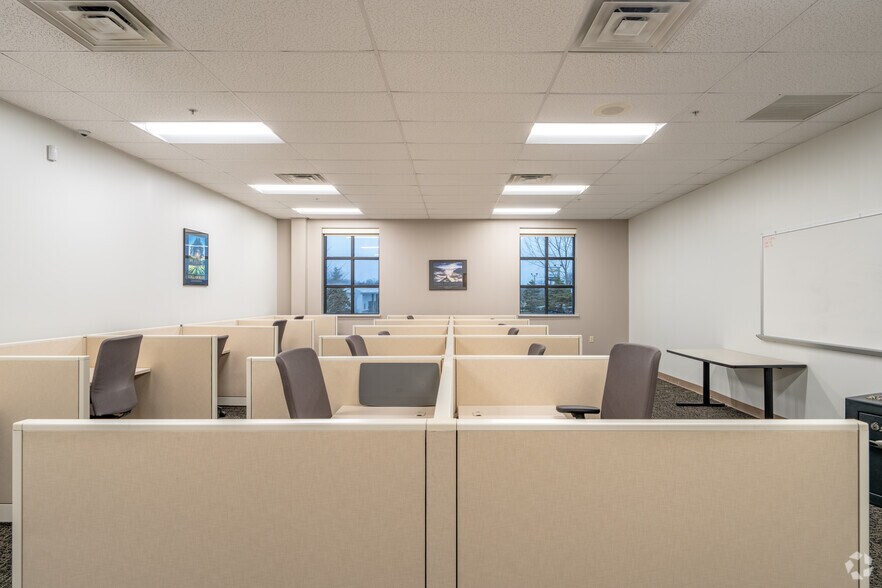 More Photos Of 20 Parker Ln, Perry Office For Sale