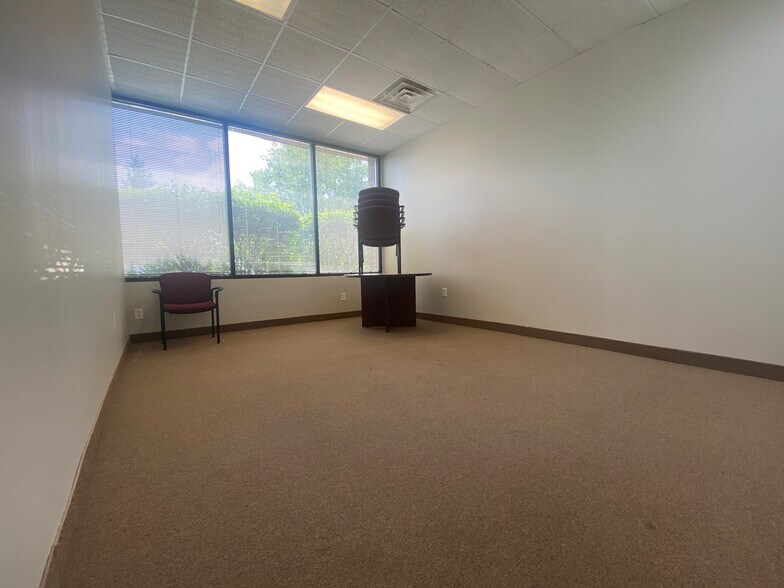 More Photos Of 1 Corporate Center Dr W, Broadview Heights Flex For Sale