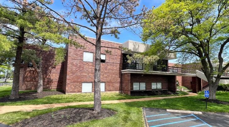 More Photos Of 1145 Corporate Lake Dr, Creve Coeur Office For Lease