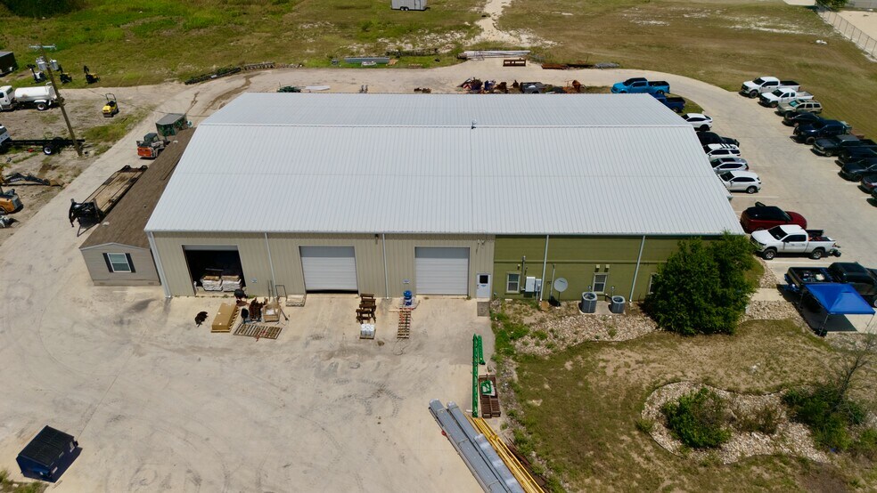 More Photos Of 2436 County Road 311, Jarrell Flex For Lease