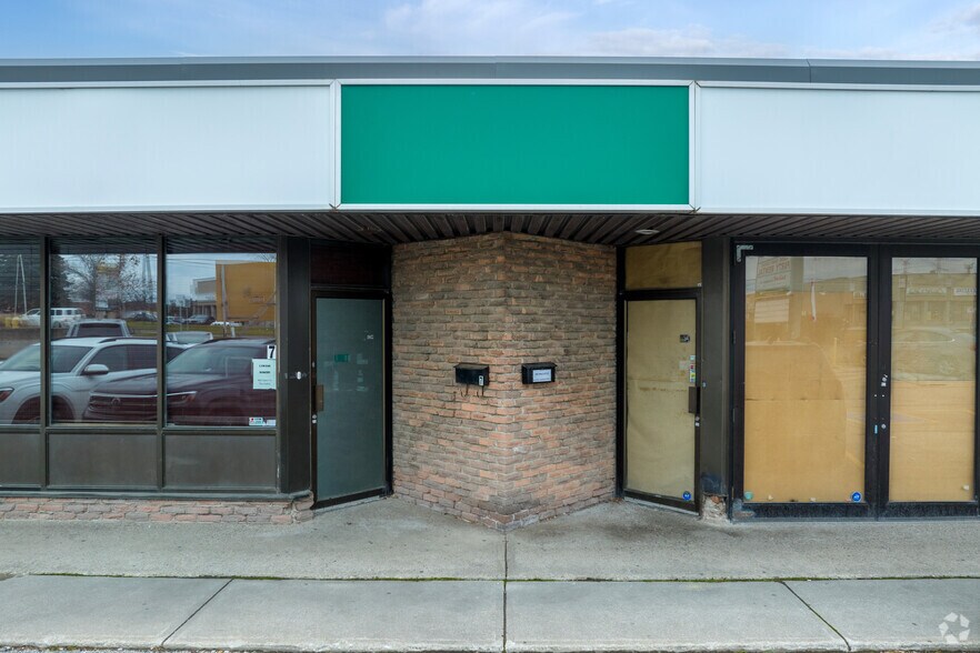 More Photos Of 5601 Steeles Ave W, Toronto Showroom For Lease