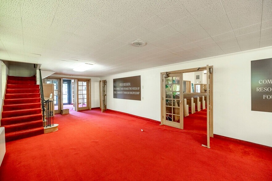 More Photos Of 856 S Green St, Wichita Religious Facility For Sale
