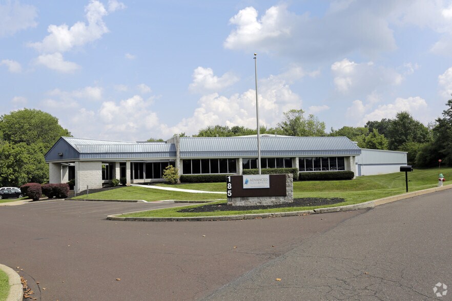 More Photos Of 185 Discovery Dr, Colmar Warehouse For Lease