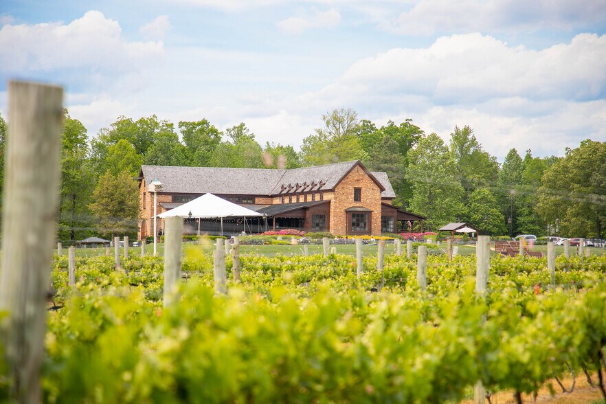 More Photos Of 8400 Old Church Rd, New Kent Winery Vineyard For Sale
