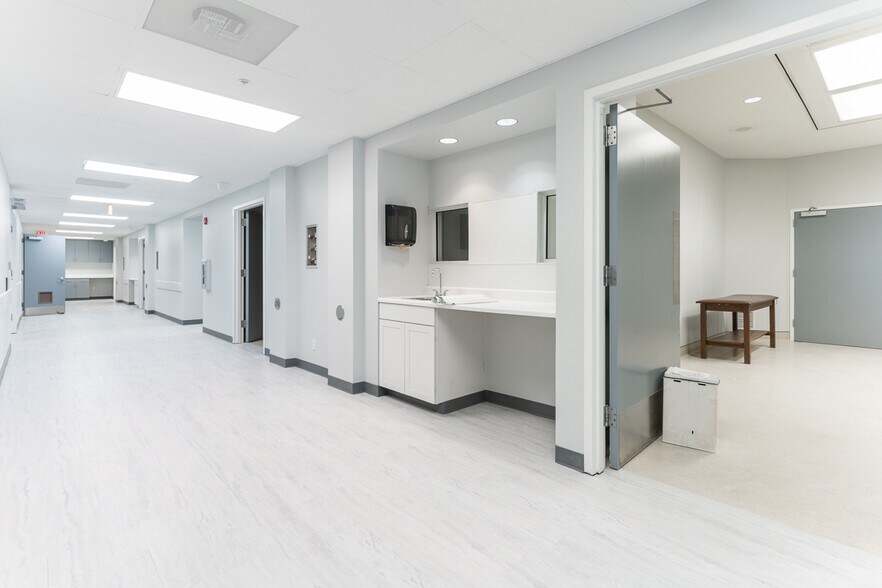 More Photos Of 11360 Pembrooke Sq, Waldorf Medical For Lease