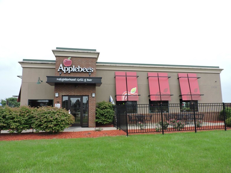 More Photos Of 2126 Gateway Ctr, Belvidere Restaurant For Sale