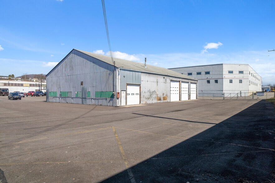 More Photos Of 232 Division St, Kingston Warehouse For Lease