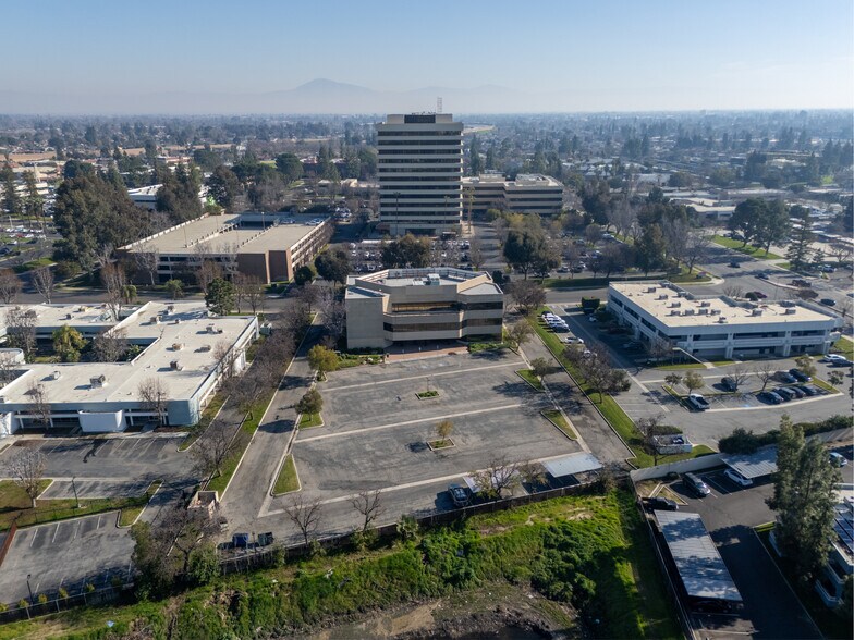 More Photos Of 901 Tower Way, Bakersfield Loft Creative Space For Sale