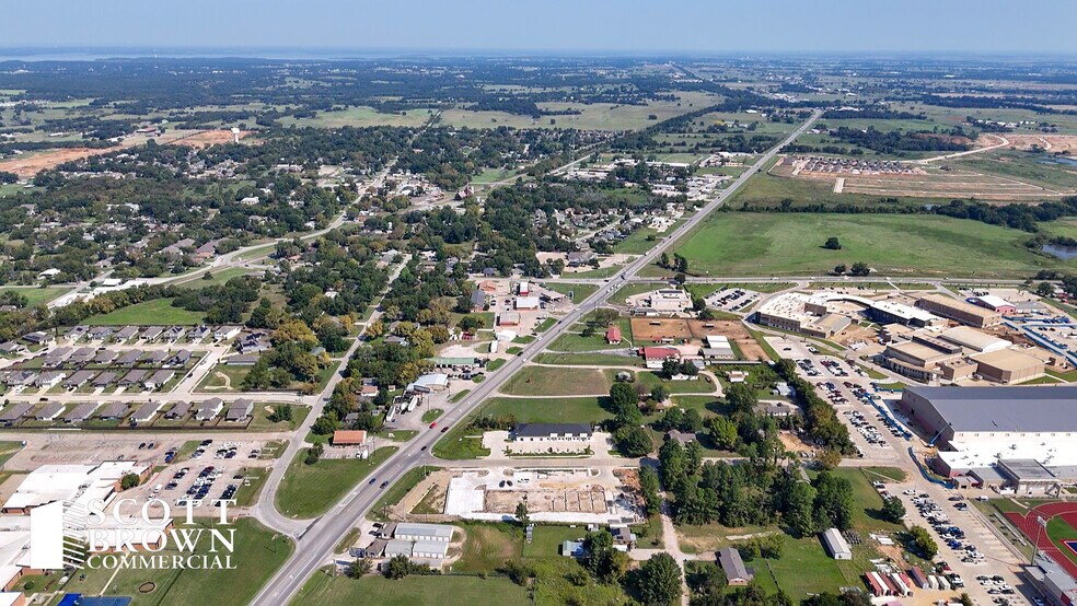 More Photos Of 500 Pine Ridge Lane, Aubrey General Retail For Sale