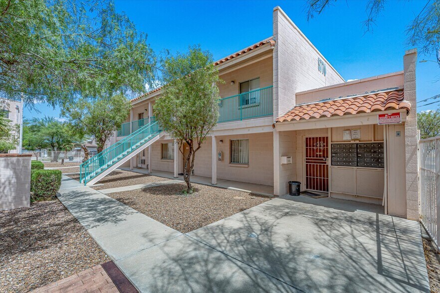 More Photos Of 5770 S Jeanette Blvd, Tucson Apartments For Sale