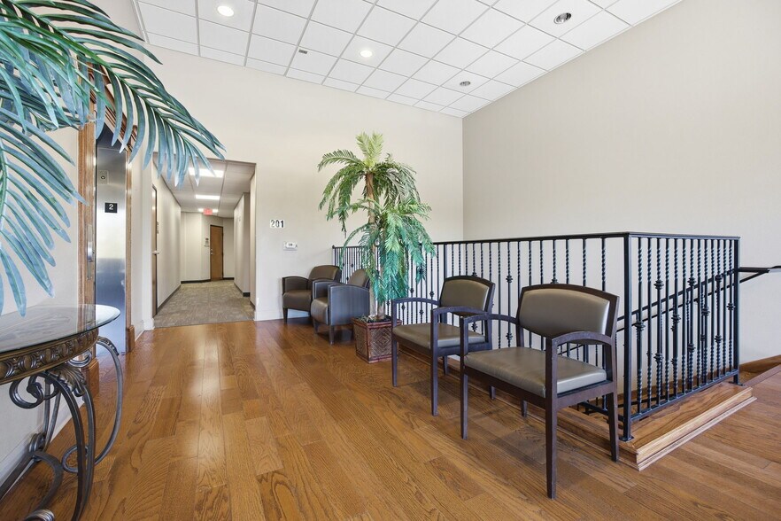 More Photos Of 4010 Sandy Brook Dr, Round Rock Medical For Sale