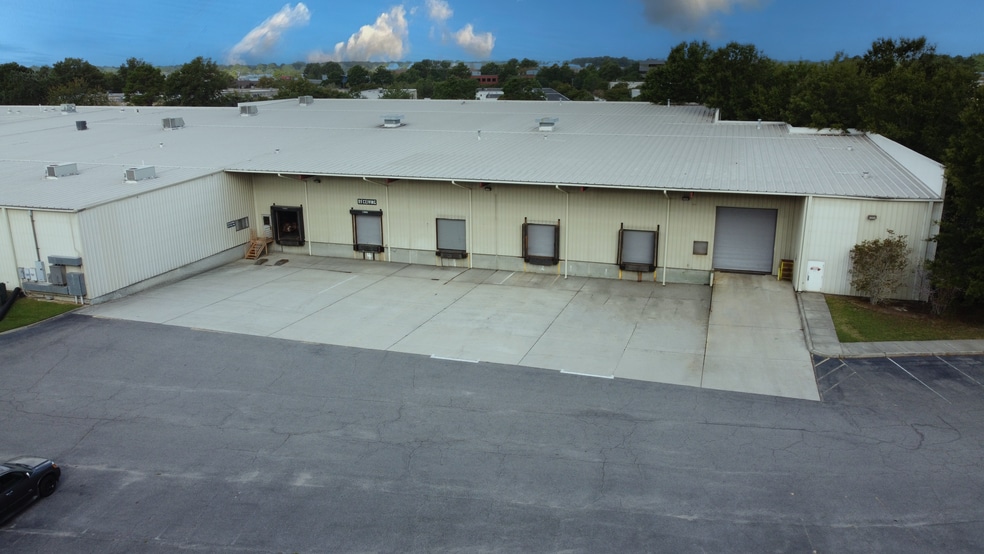 More Photos Of 889 Seahawk Cir, Virginia Beach Manufacturing For Lease