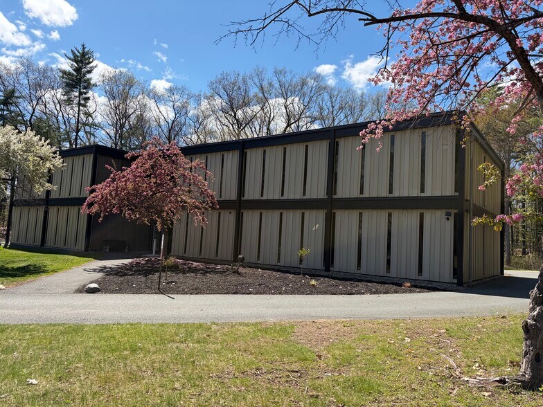 More Photos Of 315 Ushers Rd, Ballston Lake Office For Lease